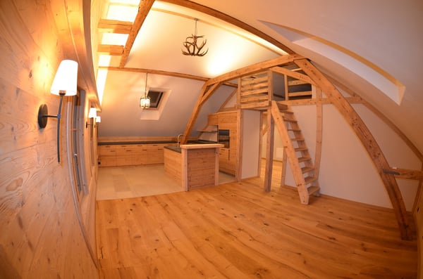 Charmante 1.5-Zimmer-Dachwohnung in historischem Gebäude 2