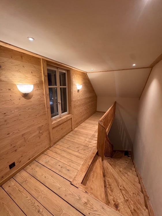 Charmante 1.5-Zimmer-Dachwohnung in historischem Gebäude 9