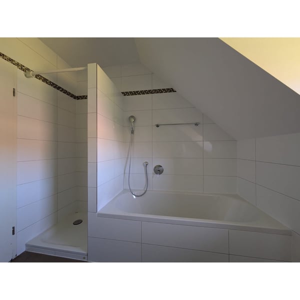 Charmante 4 Zimmer Maisonette Wohnung mit grossem Sonnenbalkon 11