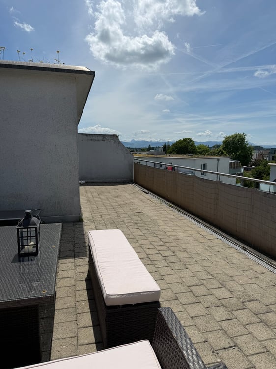 Moderne 4.5-Zimmer - Dachwohnung an ruhiger Lage in Wetzikon 2