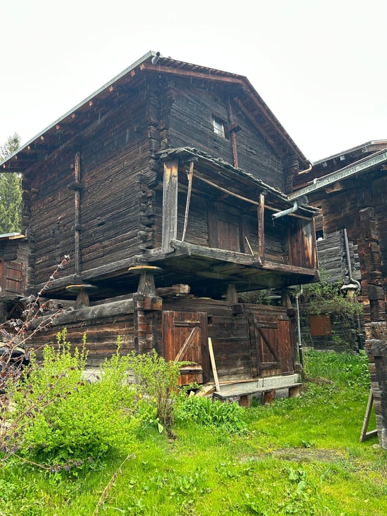 Walliser Stadel im Goms zum Umbau zum Ferienchalet – Geschichte neu interpretiert 4