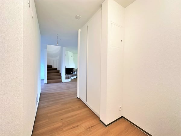 Grosse moderne 3.5 Zimmer Duplex-Wohnung mit Cheminée und Bergsicht - Wohnen über zwei Etagen 16