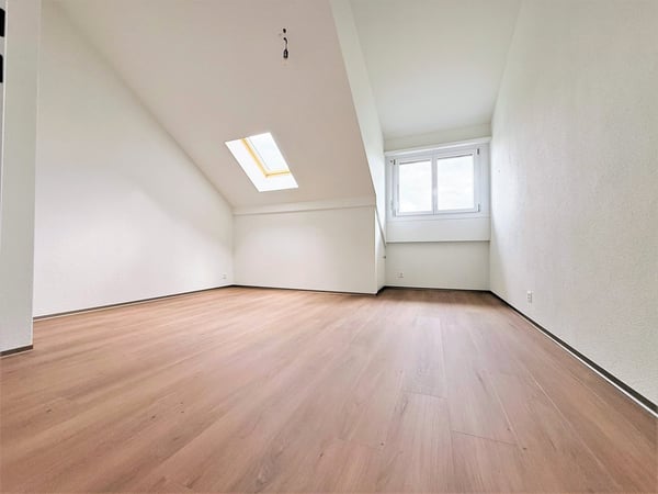Grosse moderne 3.5 Zimmer Duplex-Wohnung mit Cheminée und Bergsicht - Wohnen über zwei Etagen 8