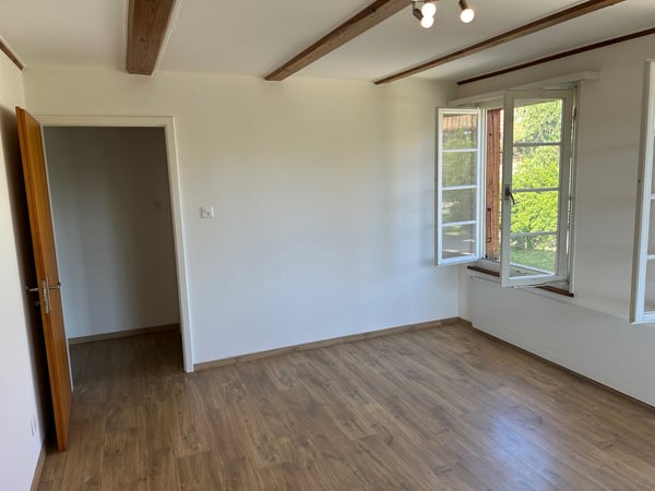 Charmante 4.5-Zimmer-Maisonette-Wohnung in historischem, ehemaligen Restaurant zum Jäger  – Ulmiz 27