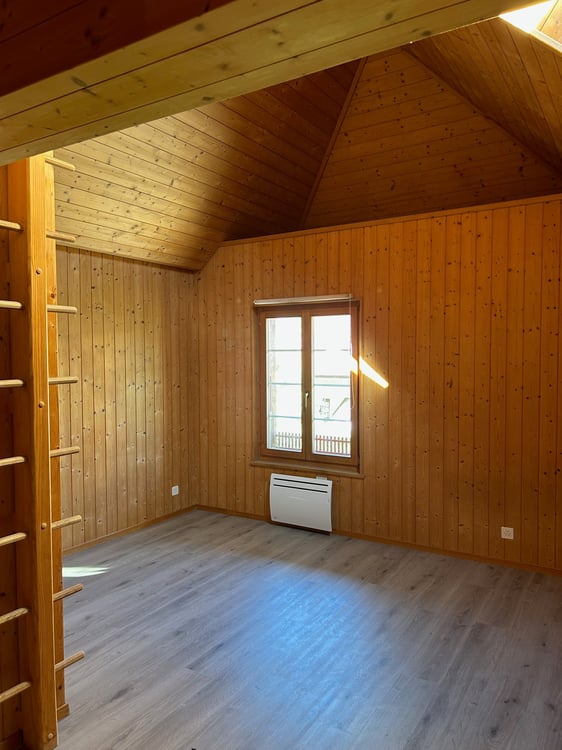 Charmante 4.5-Zimmer-Maisonette-Wohnung in historischem, ehemaligen Restaurant zum Jäger  – Ulmiz 10