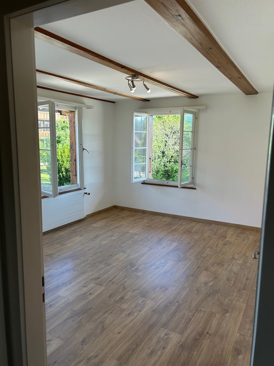 Charmante 4.5-Zimmer-Maisonette-Wohnung in historischem, ehemaligen Restaurant zum Jäger  – Ulmiz 24