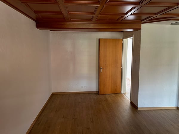 Charmante 4.5-Zimmer-Maisonette-Wohnung in historischem, ehemaligen Restaurant zum Jäger  – Ulmiz 17
