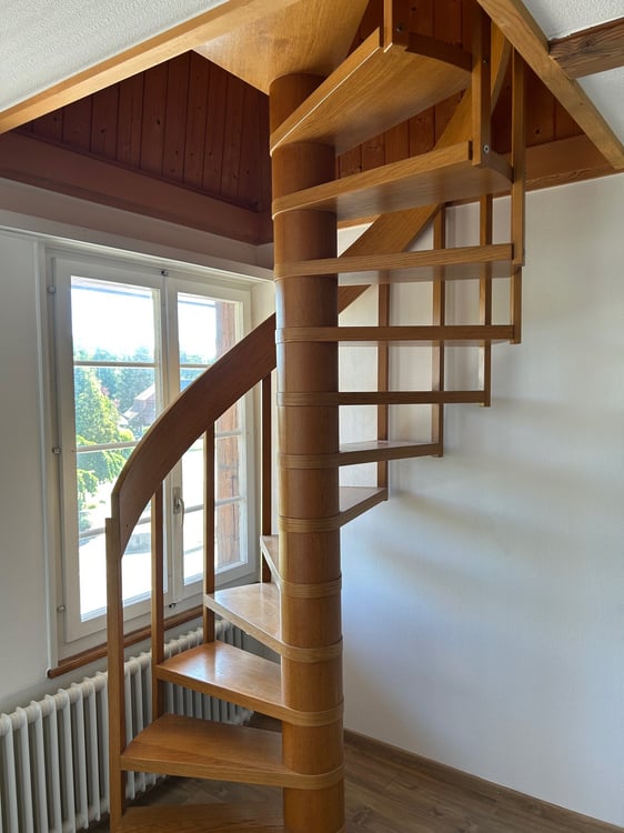 Charmante 4.5-Zimmer-Maisonette-Wohnung in historischem, ehemaligen Restaurant zum Jäger  – Ulmiz 7
