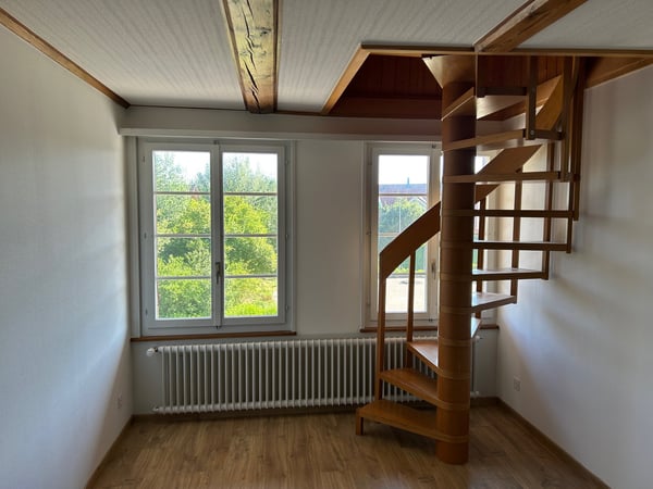 Charmante 4.5-Zimmer-Maisonette-Wohnung in historischem, ehemaligen Restaurant zum Jäger  – Ulmiz 4
