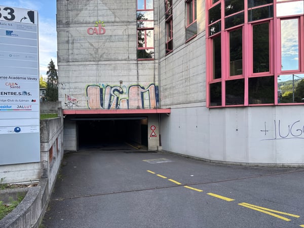 Place de parc en sous-sol à vendre à Vevey 3
