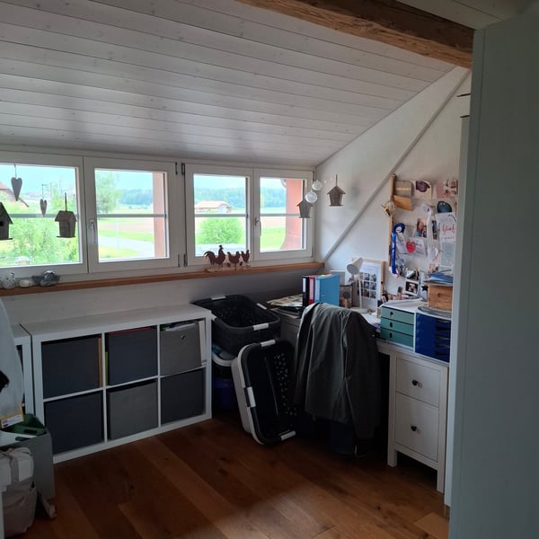 Charmante 3.5-Zimmer-Dachwohnung in traditionellem Holzhaus in Ferenbalm 7