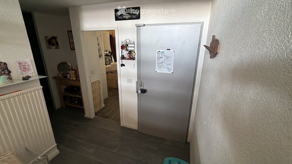 Appartement avec terrasse et vue à Colombier 12