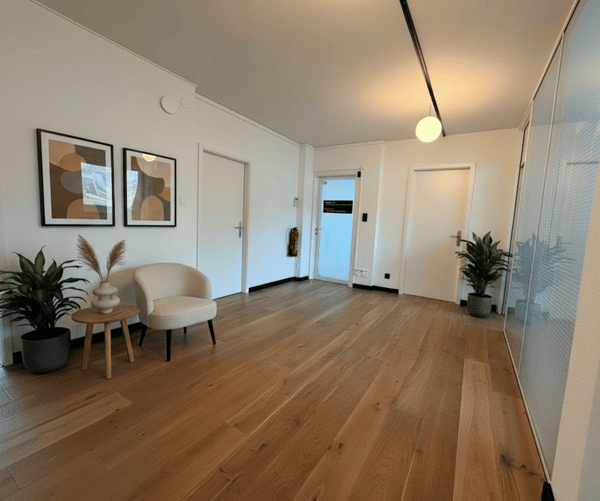 Bureau moderne et lumineux à quelques pas de la Place des Eaux-Vives 4