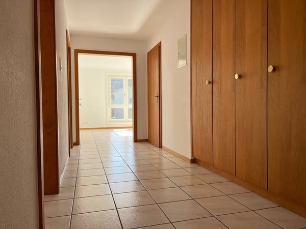 Appartement lumineux de 2.5 pièces avec balcon à Courtepin 3