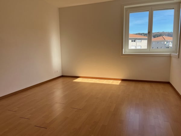 Appartement lumineux de 2.5 pièces avec balcon à Courtepin 2