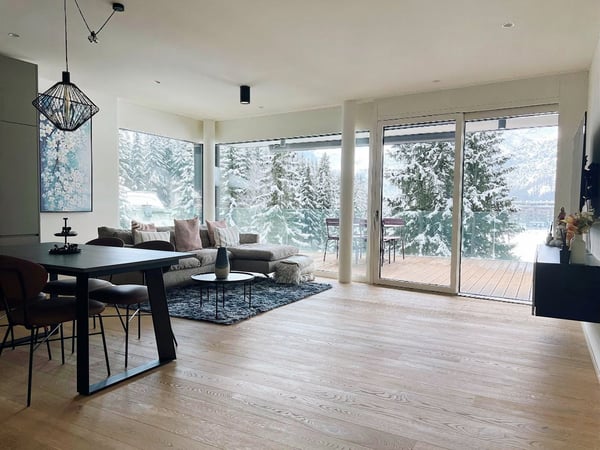 Exklusive 4-Zimmer-Neubau-Erstwohnung mit See- und Bergblick in Arosa 2