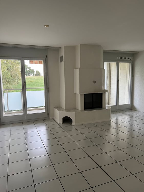Appartement lumineux de 3,5 pièces avec balcon à Milvignes 2