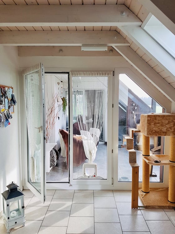 Charmante 3.5-Zimmer-Dachwohnung mit Balkon und inklusive Garagenplatz in Müslen 5