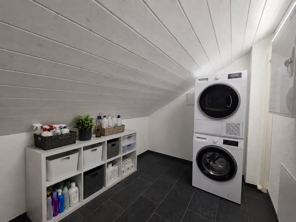 Grosse 4.5-Zimmer-Dachwohnung an ruhiger Lage in Mellikon 10