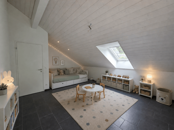 Grosse 4.5-Zimmer-Dachwohnung an ruhiger Lage in Mellikon 5