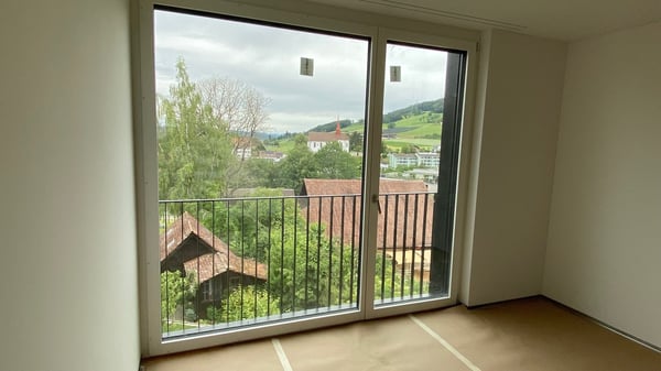 Erstvermietung: Topmoderne Attika-Wohnung im Eigentum Standard, Minergie effizient mit Solarstrom 6