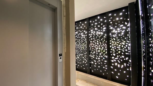 Erstvermietung: Topmoderne Attika-Wohnung im Eigentum Standard, Minergie effizient mit Solarstrom 16