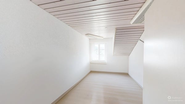 Charmante 3-Zimmer-Dachwohnung an der Hauptstrasse in Niedergösgen 3
