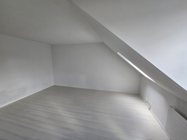 Charmante 3-Zimmer-Dachwohnung mit Balkon 2