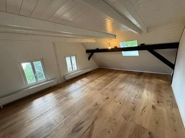 Charmante 4.5-Zimmer-Dachwohnung im historischen Altbau in Walchwil 7