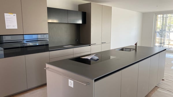 Erstvermietung: Topmoderne Wohnung im Eigentum Standard, Minergie effizient mit Solarstrom 9