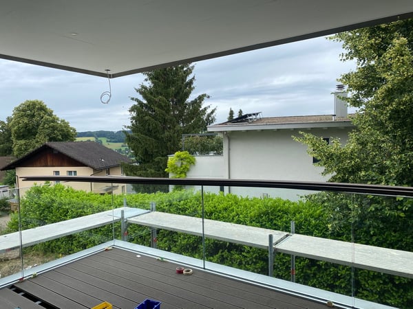 Erstvermietung: Topmoderne Wohnung im Eigentum Standard, Minergie effizient mit Solarstrom 12