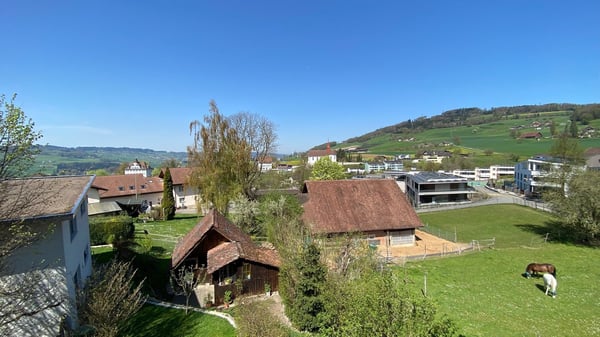 Erstvermietung: Topmoderne Wohnung im Eigentum Standard, Minergie effizient mit Solarstrom 5