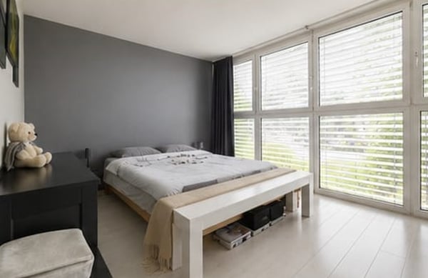 Maison mitoyenne triplex moderne à La Chaux-de-Fonds – 6 pièces avec garage et belle vue 8