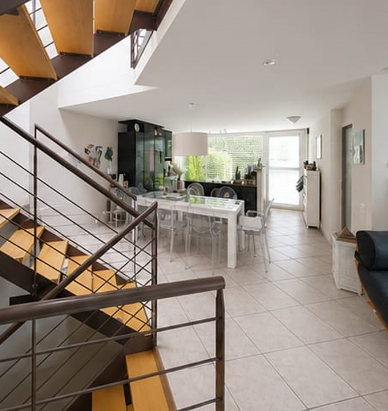 Maison mitoyenne triplex moderne à La Chaux-de-Fonds – 6 pièces avec garage et belle vue 7