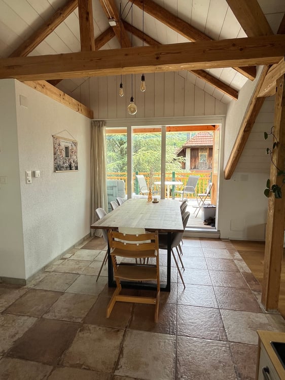 Charmante 3.5-Zimmer-Altbauwohnung mit Terasse und Bergblick in Steffisburg 2