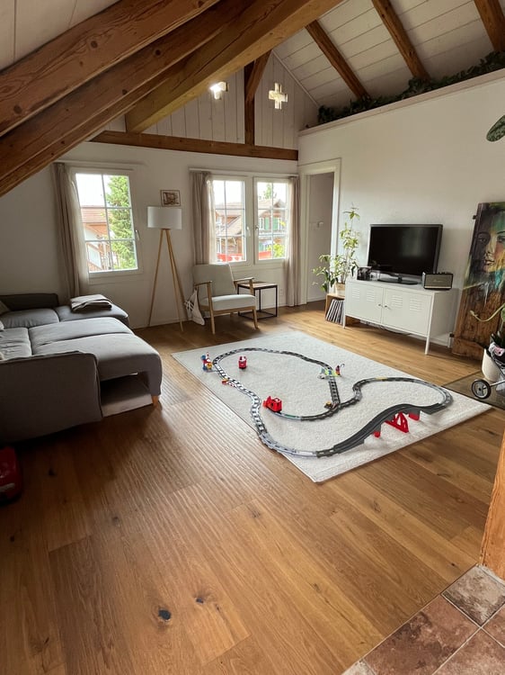 Charmante 3.5-Zimmer-Altbauwohnung mit Terasse und Bergblick in Steffisburg 3