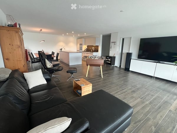 Grosszügige 5.5 Zimmer Attikawohnung mit 94 m2 Terrasse 3