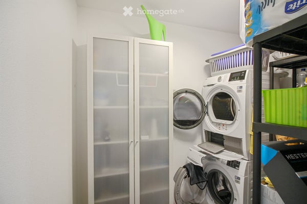Grosszügige 5.5 Zimmer Attikawohnung mit 94 m2 Terrasse 10