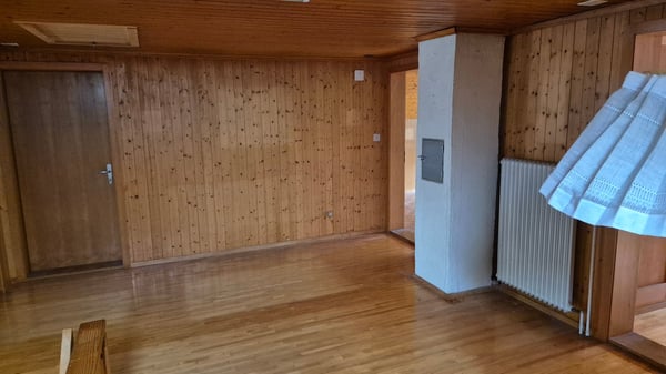 Charmantes 7.5-Zimmer-Einfamilienhaus in Erlenbach im Simmental – Traditionelles Schweizer Holzhaus 14