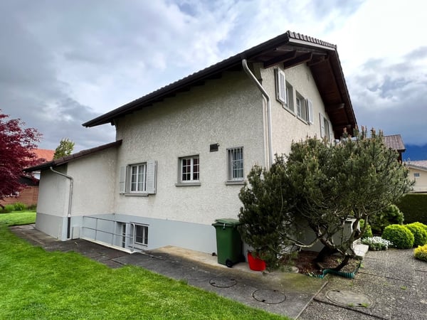 5.5 Zimmer Einfamilienhaus mit Garten an ruhiger Lage 3