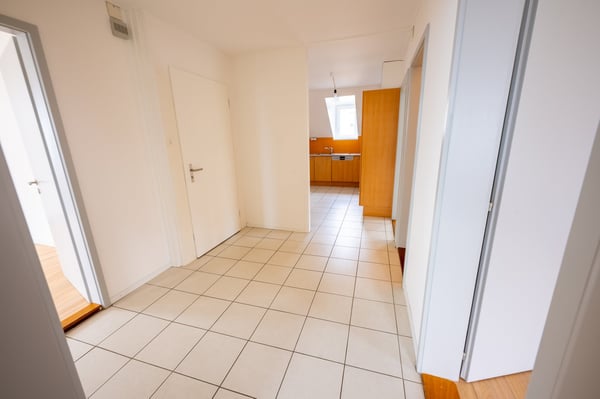 Magnifique appartement de 3.5 pièces rénové, 95 m², Gare de Neuchâtel 4