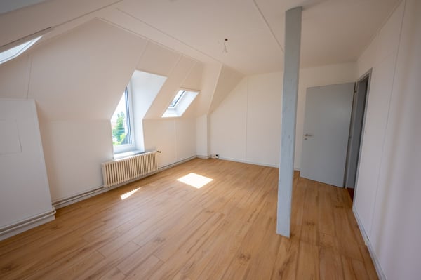 Magnifique appartement de 3.5 pièces rénové, 95 m², Gare de Neuchâtel 8