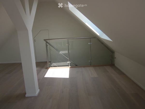 Charmante 4 Zimmer Maisonette Wohnung mit grossem Sonnenbalkon 13