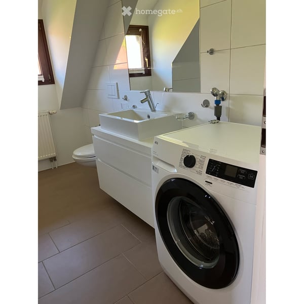 Charmante 4 Zimmer Maisonette Wohnung mit grossem Sonnenbalkon 9
