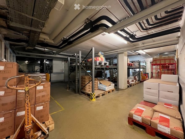 3’541 m2 in Brüttisellen - Industrieobjekt mit Warenlift und direkter Anlieferung 18