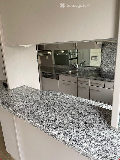 Grosszügige, helle 4.5 Zimmerwohnung an sehr zentraler Lage 108 m2 5