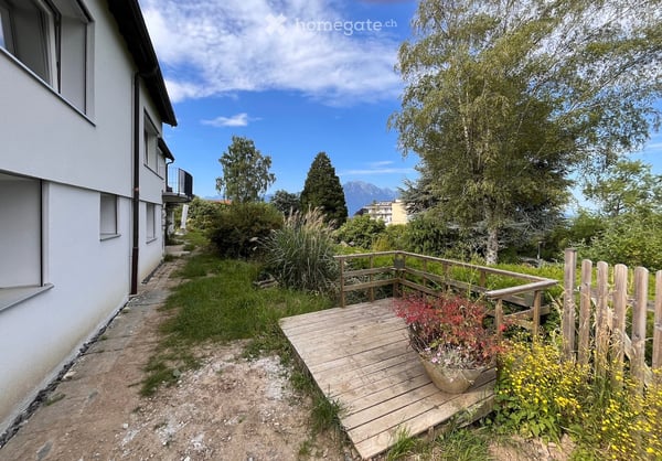 Appartement 2p rénové à neuf entouré de verdure et avec vue, terrasse et jardin - hauts de Montreux 2