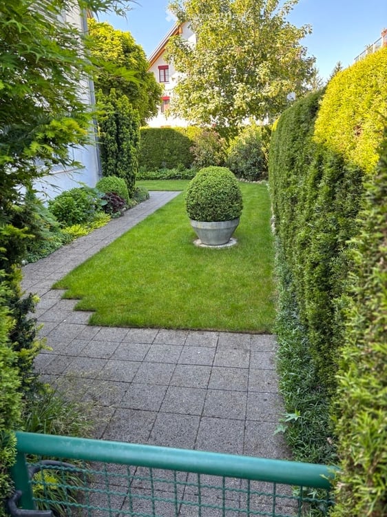 Attraktive EG-Gartenwohnung (Eigentumsstandard) mit grossem Balkon und Garten 7