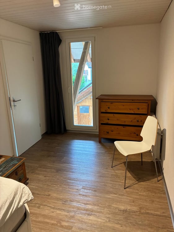 Charmante 2.5-Zimmer-Wohnung mit grossem Balkon im Grünen 10