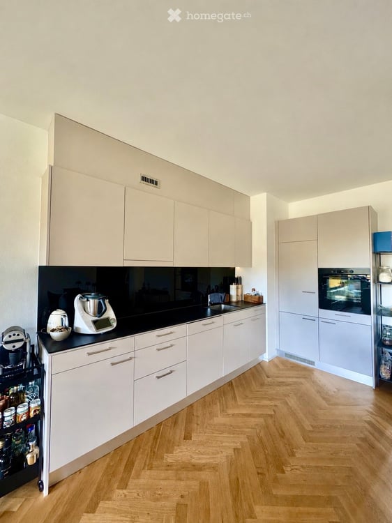 Moderne 3.5-Zimmer-Wohnung mit Balkon und herrlicher Aussicht in Stettlen 12